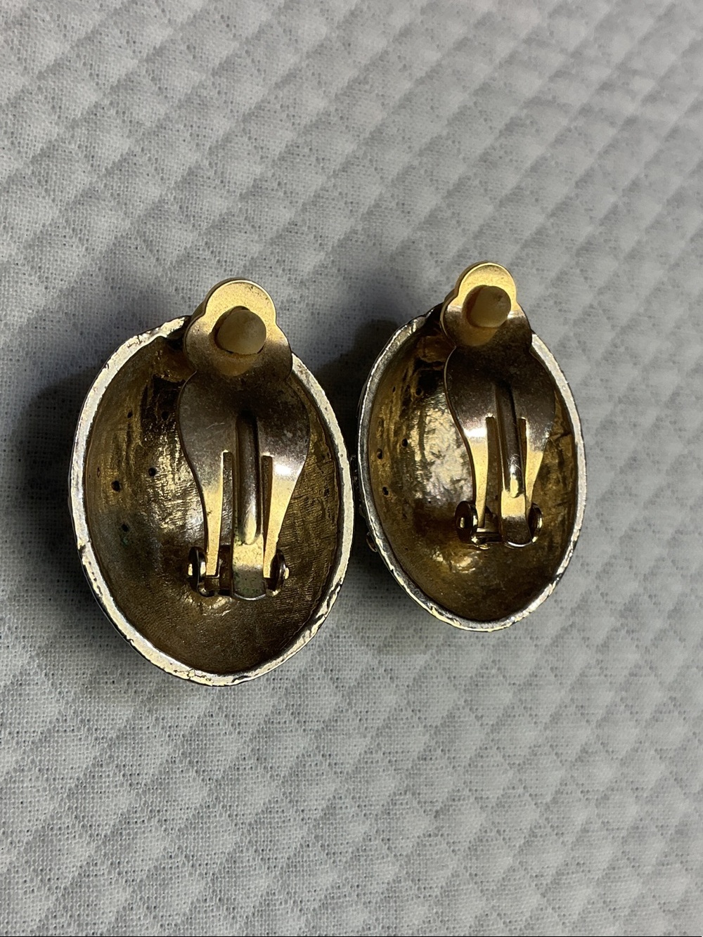 1980’s Gold-Tone Black Enamel Crystal Clip-On Earrings - Picture 3 of 4